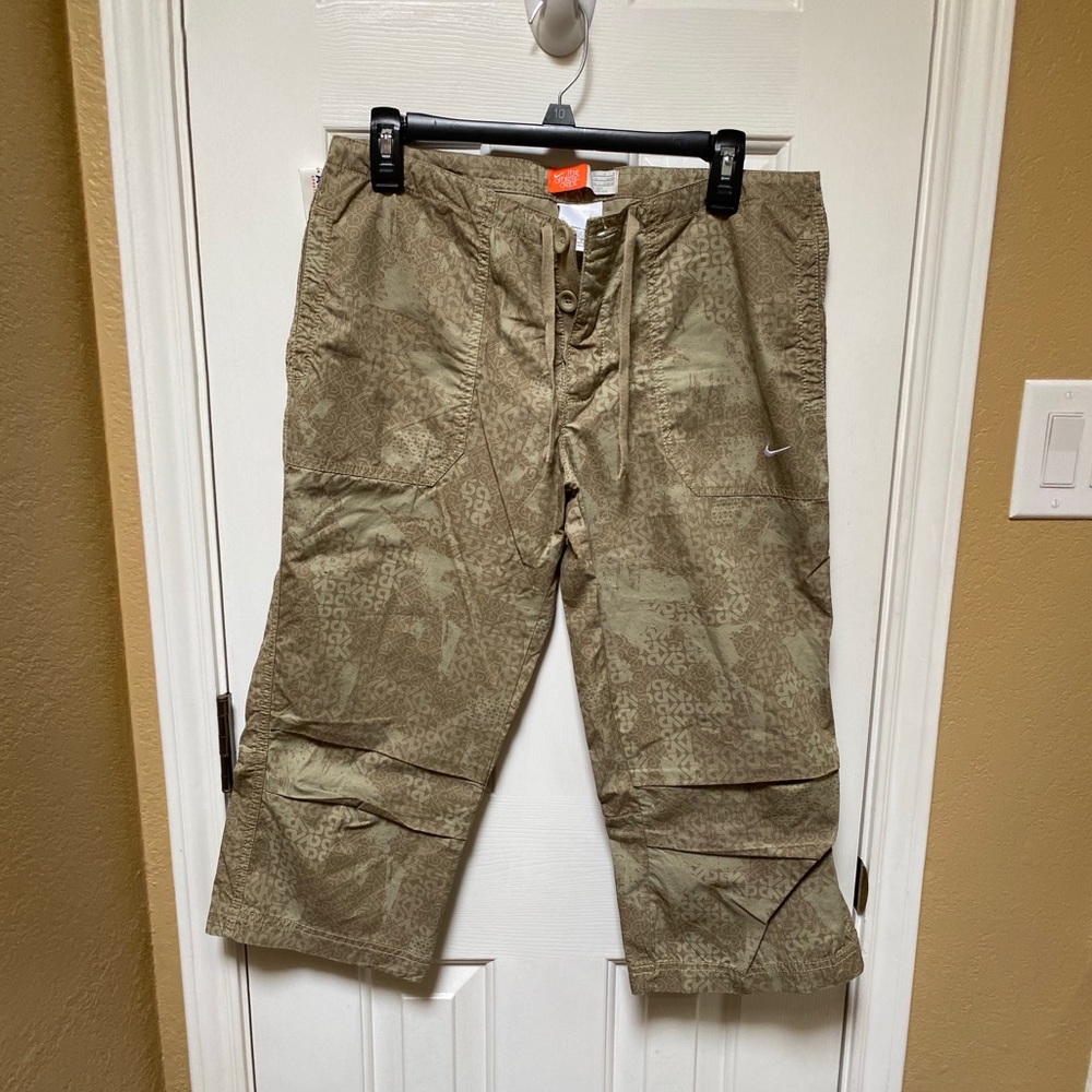 Nike Fortitude Khaki Capri Pants Size Medium NWT